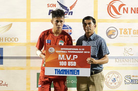 Thầy Giôm chỉ điểm chung không ngờ giữa tài năng U19 HAGL và Văn Toàn