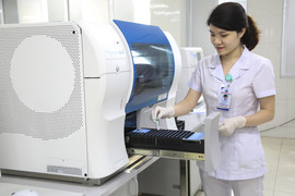 Trung tâm xét nghiệm - Bệnh viện đa khoa tỉnh Phú Thọ đón nhận chứng chỉ ISO 15189:2012