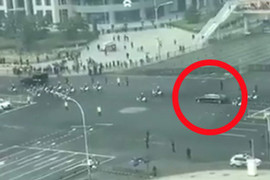 Video: Xe nghi chở ông Kim Jong-un trên đường phố Bắc Kinh