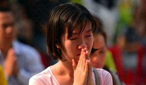 Cư dân Carina nghẹn ngào cầu siêu cho 13 nạn nhân thiệt mạng trong thảm họa