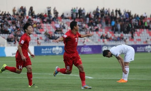 Đàn em U23 dọn cỗ, Anh Đức sút tung lưới Jordan