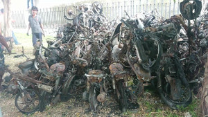 Clip: Chuyển hàng trăm xác xe máy cháy đen ra khỏi tầng hầm Carina