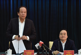 ‘Nhiều người là giáo sư, phó giáo sư mà ăn không nên đọi, nói không nên lời’