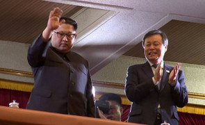 Video, ảnh: Lãnh đạo Triều Tiên Kim Jong-un xem nghệ sỹ Kpop biểu diễn