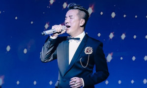 Mr. Đàm bất ngờ hát trong đêm nhạc của Trung Quân ủng hộ nạn nhân chung cư Carina