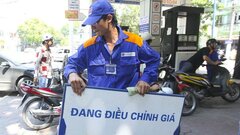 Bộ Tài chính: 'Tăng thuế xăng dầu là căn cứ vào chiến lược tăng trưởng xanh'