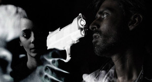 Video: Cô gái vô tình bắn trúng đầu bạn trai khi đang livestream