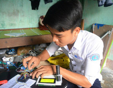 10x sáng chế máy đo nồng độ cồn, gọi điện cảnh báo cho người thân