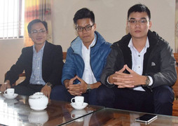 Mô hình điều khiển cánh tay robot bằng sóng não của 2 cậu học trò đam mê sáng tạo khoa học kỹ thuật