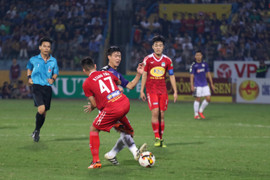 Bị Tăng Tiến đạp thô bạo, sao U23 Việt Nam chấn thương thế nào?