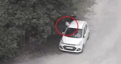 Clip: Đỗ ô tô ven đường đi tảo mộ, bị 'đạo chích' đập kính trộm đồ