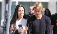 Justin Bieber lại được nhìn thấy bên cô gái mới sau khi chia tay Selena Gomez