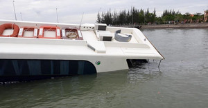 Tàu cao tốc chở 42 người gặp nạn ở Cần Giờ