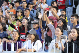 Hàng ngàn fan đất võ xem Viettel đấu Bình Định ở Cup Quốc gia