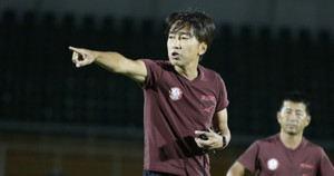 HLV Miura chuẩn bị cho cuộc đấu không được dùng ngoại binh