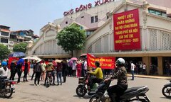 Video: Tiểu thương phản đối xây mới chợ Đồng Xuân, UBND quận Hoàn Kiếm lên tiếng