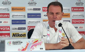 HLV Australia: Rất nguy hiểm nếu nghĩ dễ dàng thắng Việt Nam