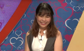 Bạn muốn hẹn hò: Cô gái đòi cởi áo khi nói chuyện với bạn trai