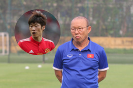 HLV Park Hang Seo cùng Park Ji Sung 'xem giò' U19 Việt Nam