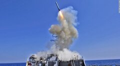 Ông Trump nói tên lửa đang trên đường tới Syria, Damacus phản ứng ra sao?