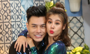 Kiều nữ làng hài Nam Thư gây hoảng hốt vì giọng hát live 'thảm họa'