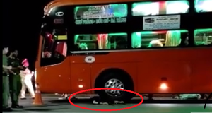 Lao ra đường chặn xe khách, nam thanh niên bị tông chết lúc rạng sáng