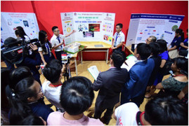 Bộ điều khiển hỗ trợ người khuyết tật đoạt giải nhất Cuộc thi 'Nhà khoa học trẻ 2018'