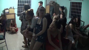 Đột kích quán bar, đưa hơn 100 thanh niên đang bay lắc đi xét nghiệm ma túy