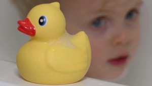 Bí mật chết người đằng sau món đồ chơi yêu thích của hàng triệu trẻ em