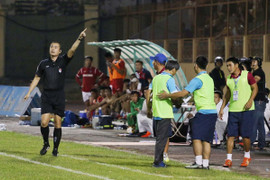 Phản đối trọng tài, HLV V-League nhận án phạt như Pep Guardiola
