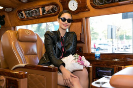 Hoa hậu Thế giới 2013 Megan Young đẹp rạng ngời tại sân bay Việt Nam