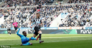 Trực tiếp Newcastle vs Arsenal vòng 34 Ngoại Hạng Anh