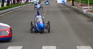 Video: Những chiếc xe tiết kiệm nhiên liệu với hình thù kỳ dị ở Hà Nội