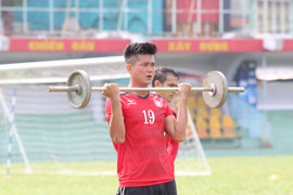 HLV Miura hành xác học trò, chờ đại chiến Hải Phòng