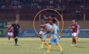 Làm đối thủ gãy xương sườn, cầu thủ Than Quảng Ninh bị phạt nặng