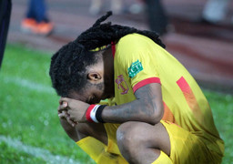 Nam Định thua trận thứ 5, tiếp tục đội sổ V-League