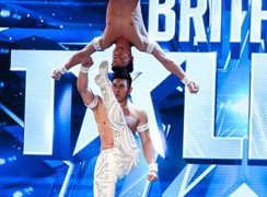 Clip: Quốc Cơ – Quốc Nghiệp khiến giám khảo Britain’s Got Talent phấn khích