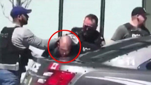 Clip: Cảnh sát khống chế, bắt nghi phạm lái ô tô đâm chết 9 người ở Canada