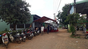 Đào hầm thoát nước thải, 2 cha con bị ngạt khí thiệt mạng