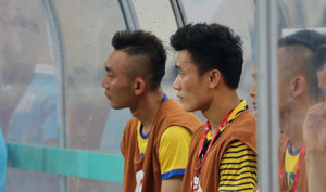 Dự bị 4 trận liền, Bùi Tiến Dũng còn nguyên cơ hội giành lại vị trí