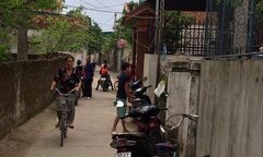 Bé trai 4 tuổi bị kẻ tâm thần dùng xà beng đánh chết
