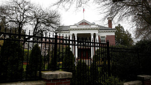 Mỹ xâm nhập lãnh sự quán ở Seattle, Nga phản ứng thế nào?