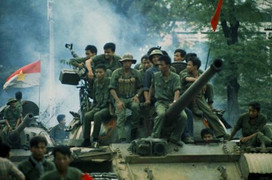 Những hình ảnh màu hiếm có của phóng viên quốc tế trong ngày chiến thắng lịch sử 30/4/1975