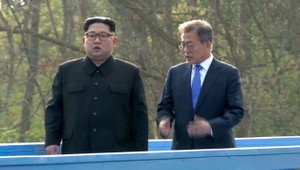 Trực tiếp cuộc gặp liên triều: Lãnh đạo Hàn, Triều cùng nhau trồng thông, đi dạo ở biên giới