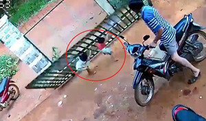 Ai có con nhỏ cần xem clip này để tránh tai nạn đáng tiếc!