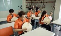 Trường đại học dạy sinh viên học hát ca trù, đánh đàn dân tộc