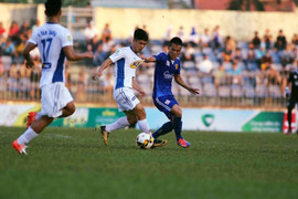 Video màn phối hợp tiki taka của HAGL trước Quảng Nam