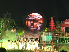 Văn hoá Huế lắng đọng trong 'Âm vọng sông Hương' tại Festival lần thứ 10