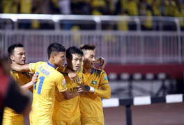 Video: Quân Công Vinh lần thứ 2 ôm hận trước SLNA