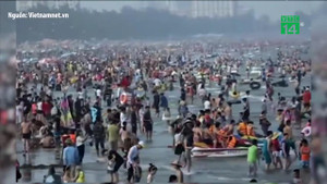 Bãi biển, công viên đông nghẹt, nhếch nhác: Người Việt đang nghỉ lễ hay hành xác?